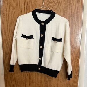 Unbranded Women's Classic Cream & Black Pearl Button Granny Sweater Size M-L